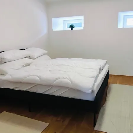 Daire Doma Na Hrazi